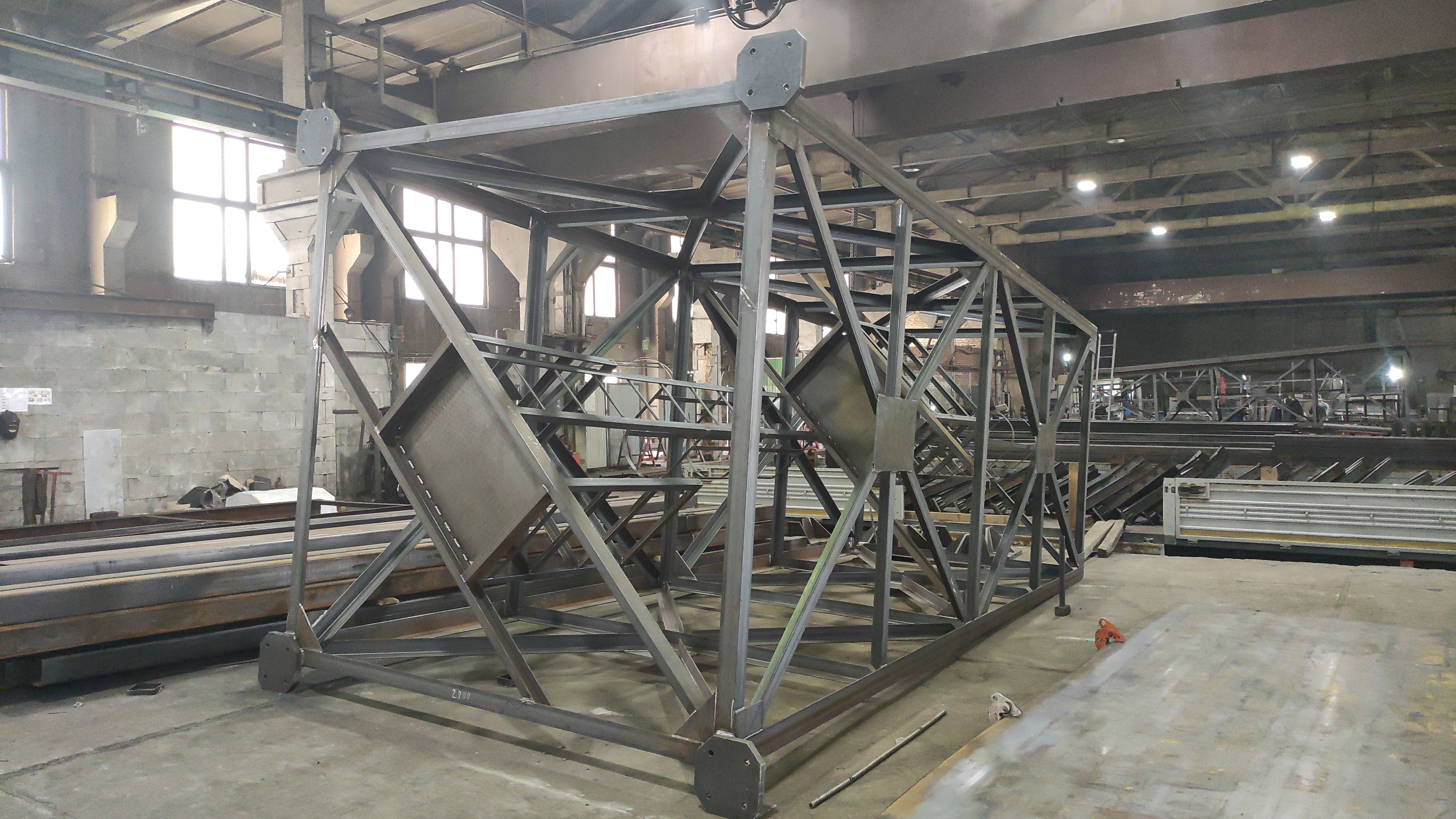 Гнутый уголок Антенная опора фото 3